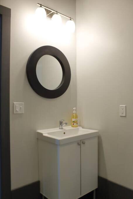 Suite #B, Industrial Styling, Ac Halifax Eksteriør billede
