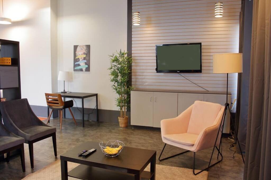 Suite #B, Industrial Styling, Ac Halifax Eksteriør billede