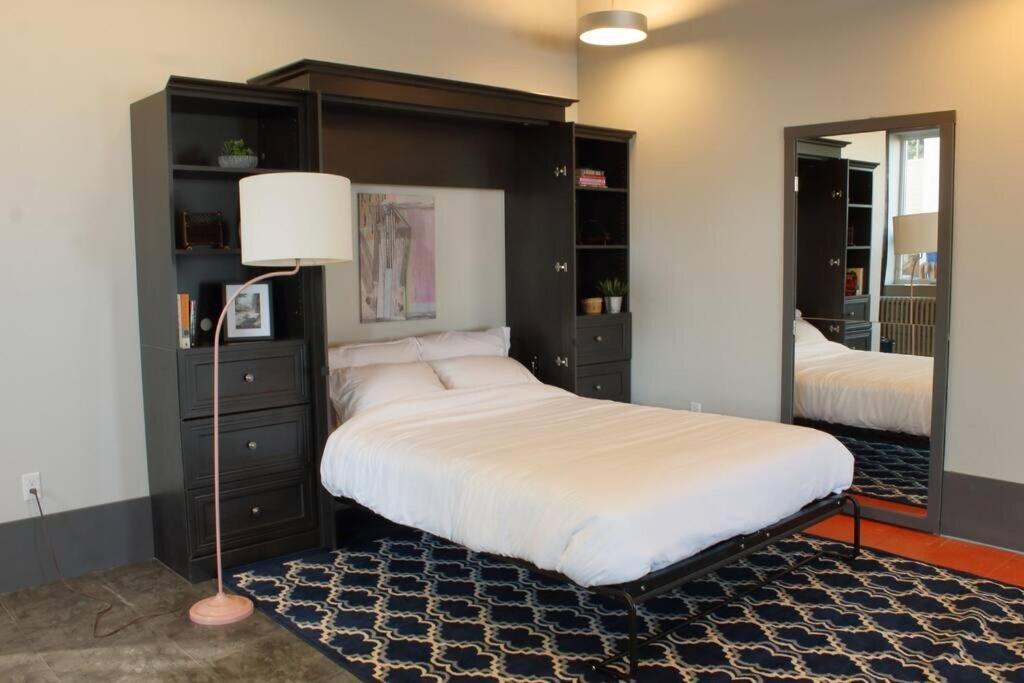 Suite #B, Industrial Styling, Ac Halifax Eksteriør billede