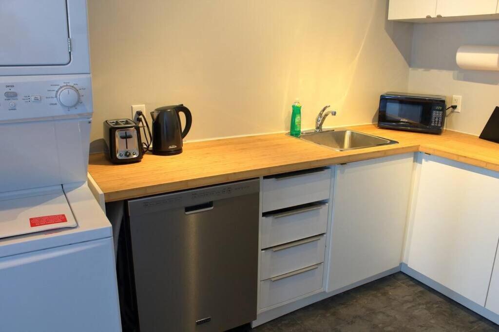 Suite #B, Industrial Styling, Ac Halifax Eksteriør billede
